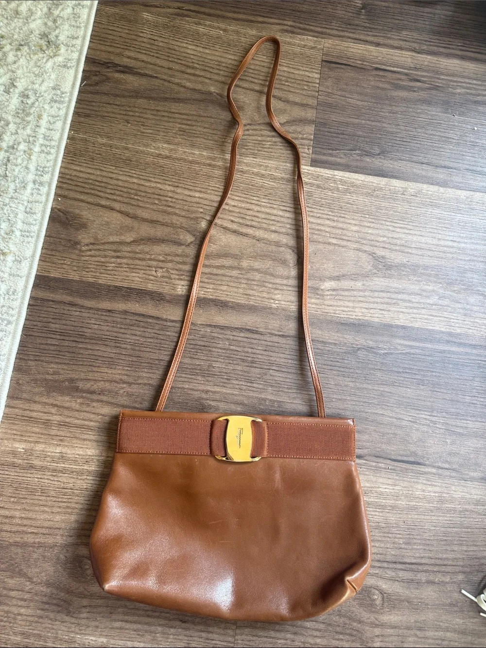 Vintage Salvatore Ferragamo Vara Brown Leather Shoulder Crossbody Bag D 21 0588